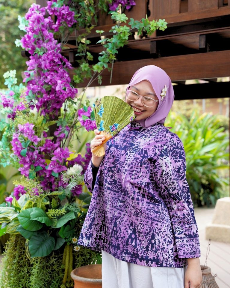 Batik Cheongsam (Medium) – KARYANEKA